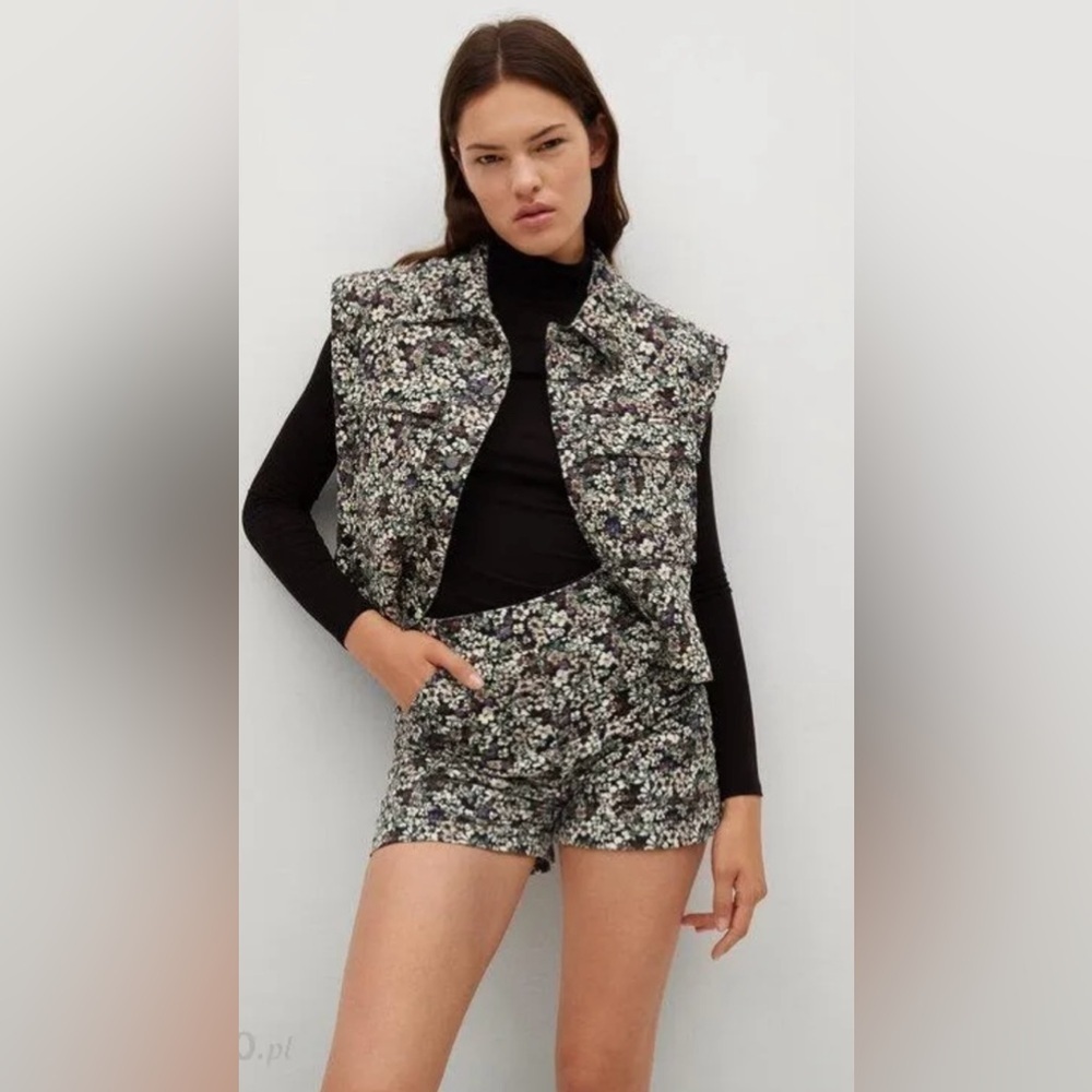 90. Mango Cotton Shorts in Martina